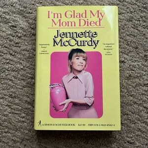 “i’m glad my mom died” by jeannette mccurdy